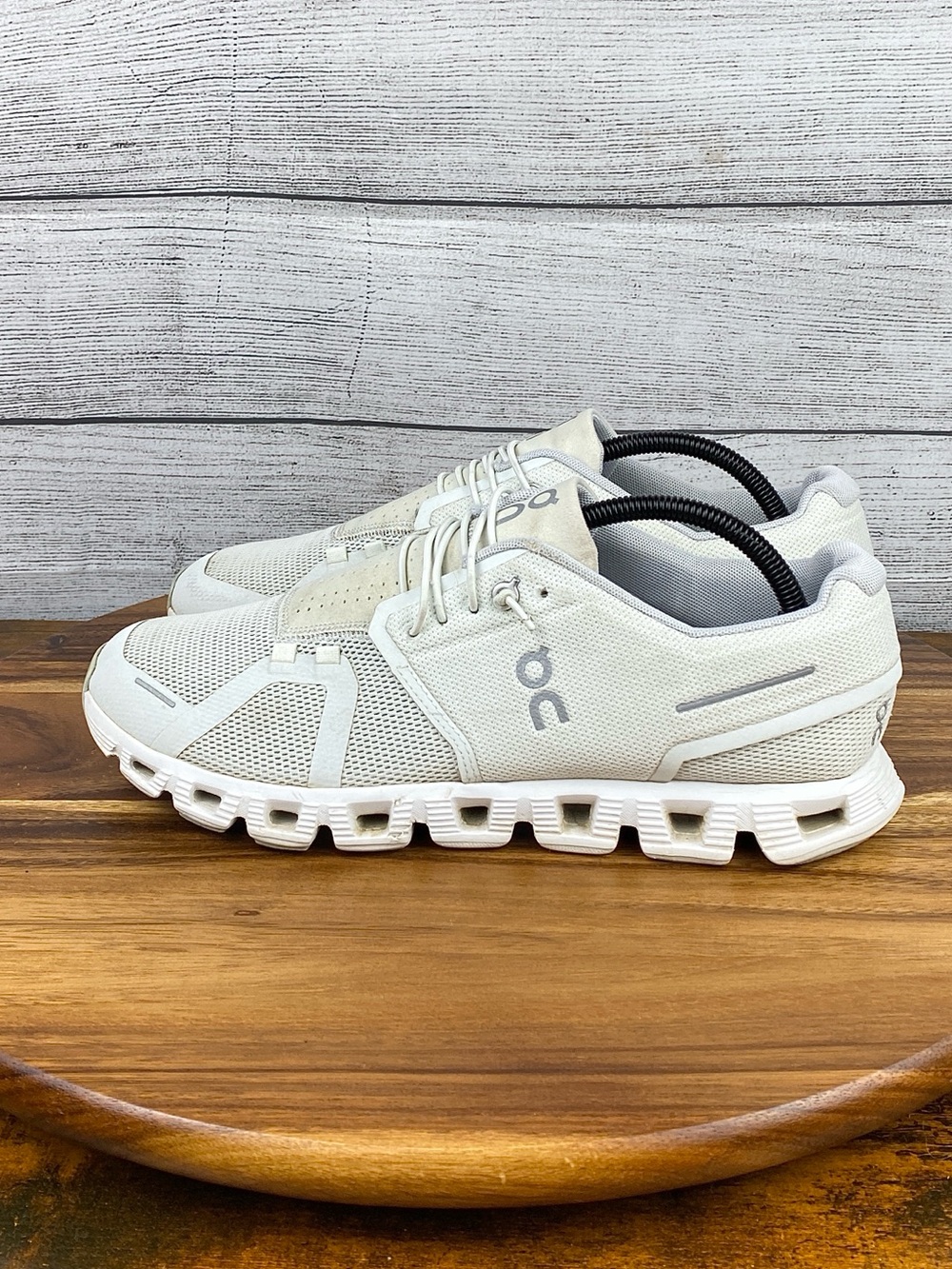 ON Running Cloud 5 White Slip On Lifestyle Shoes Women’s Sneaker Size 11